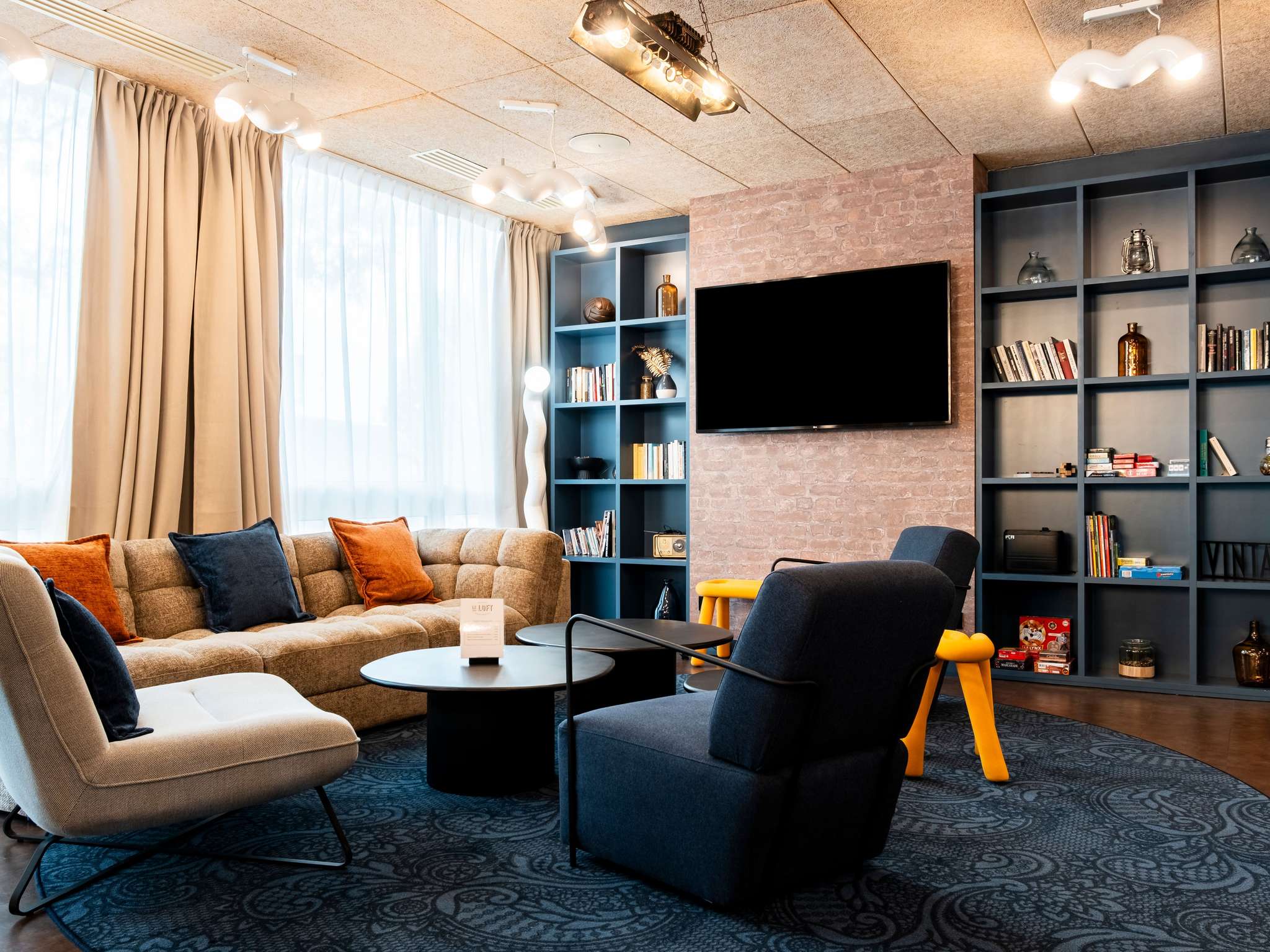 9012_ho_02_p_2048x1536