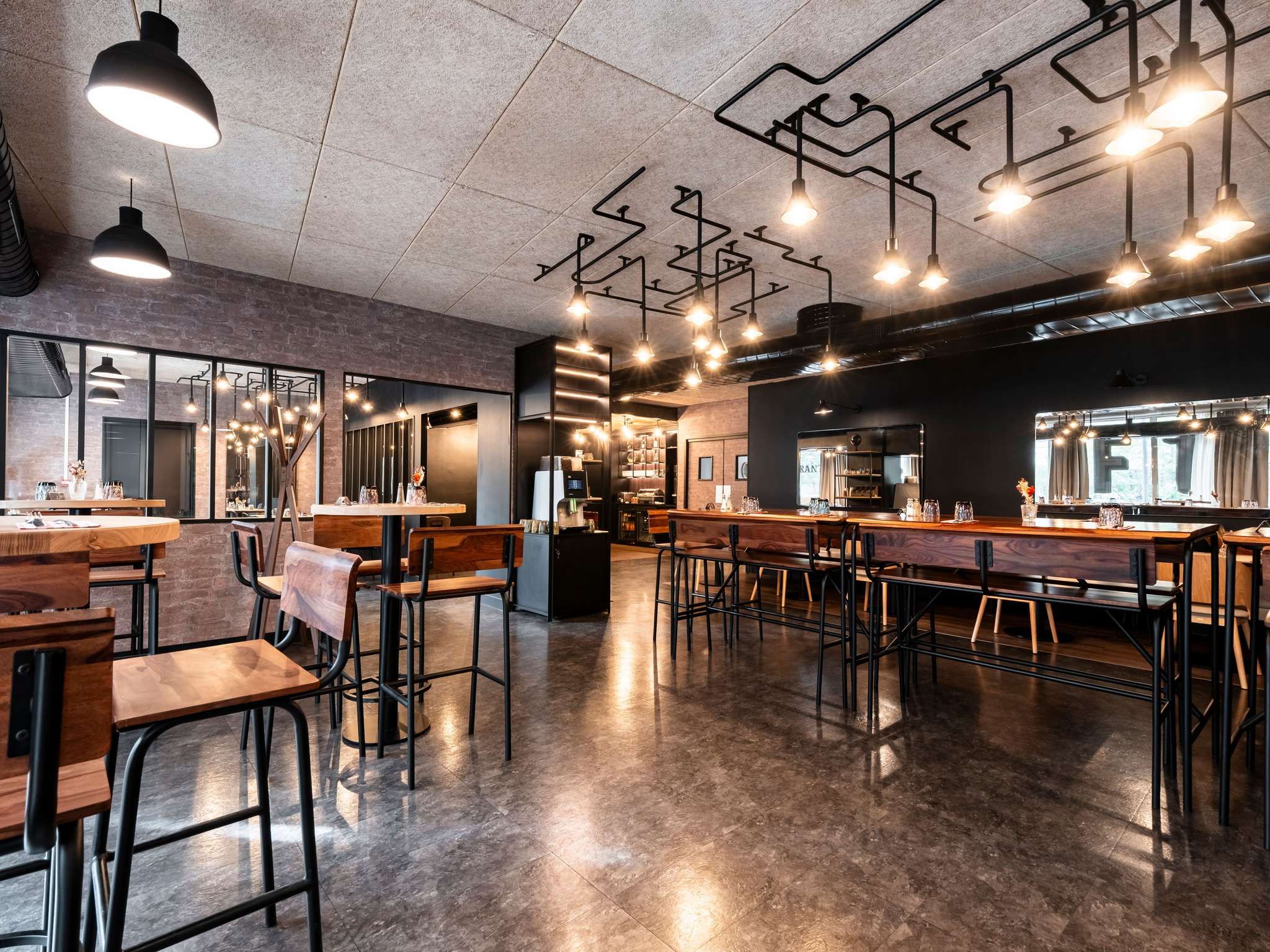 9012_rs_00_p_2048x1536